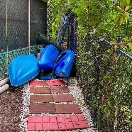 Pams Mermaid House With Riverfront Yard And Lanai! Apartment Weeki Wachee Exterior foto