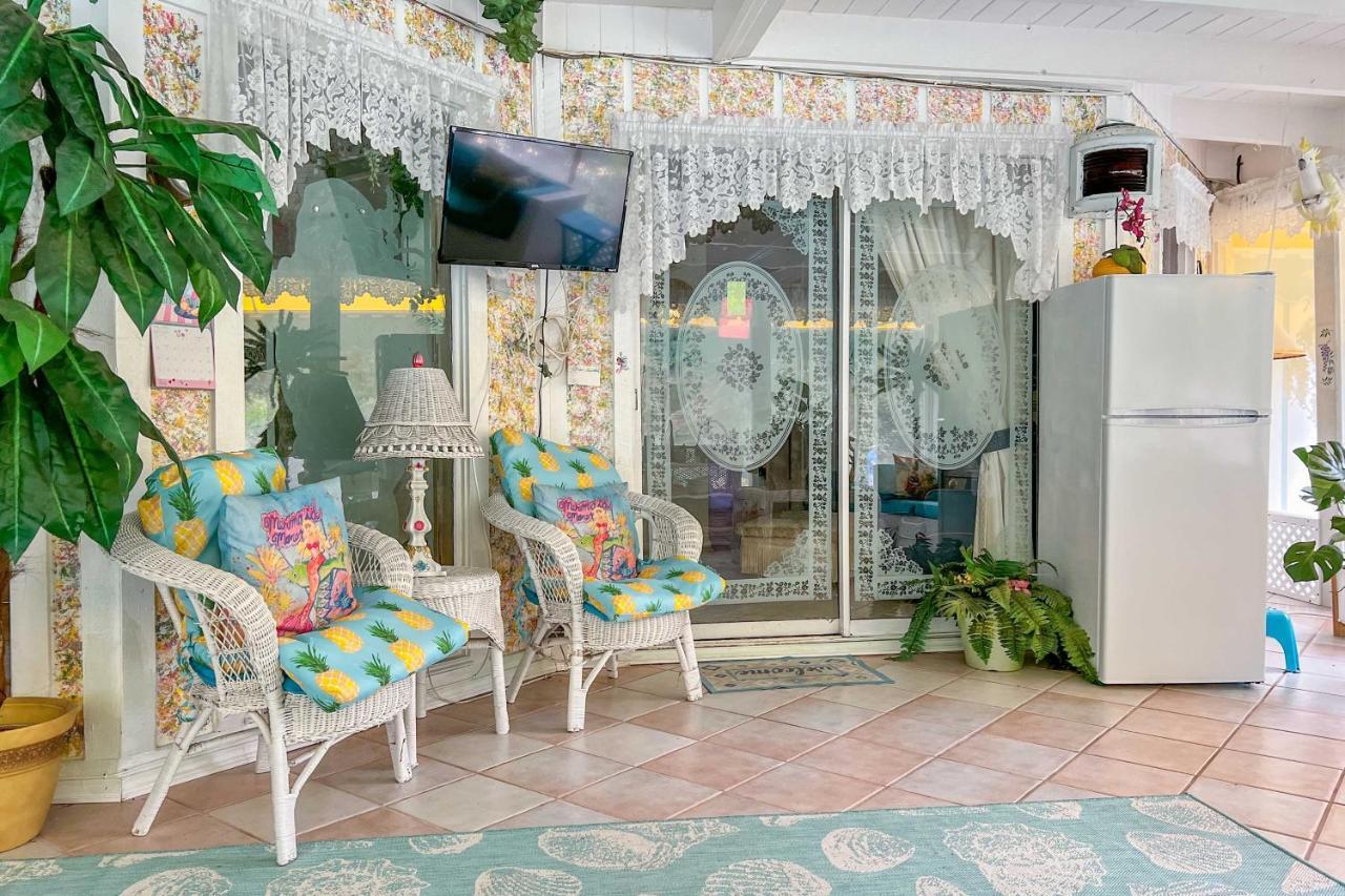 Pams Mermaid House With Riverfront Yard And Lanai! Apartment Weeki Wachee Exterior foto
