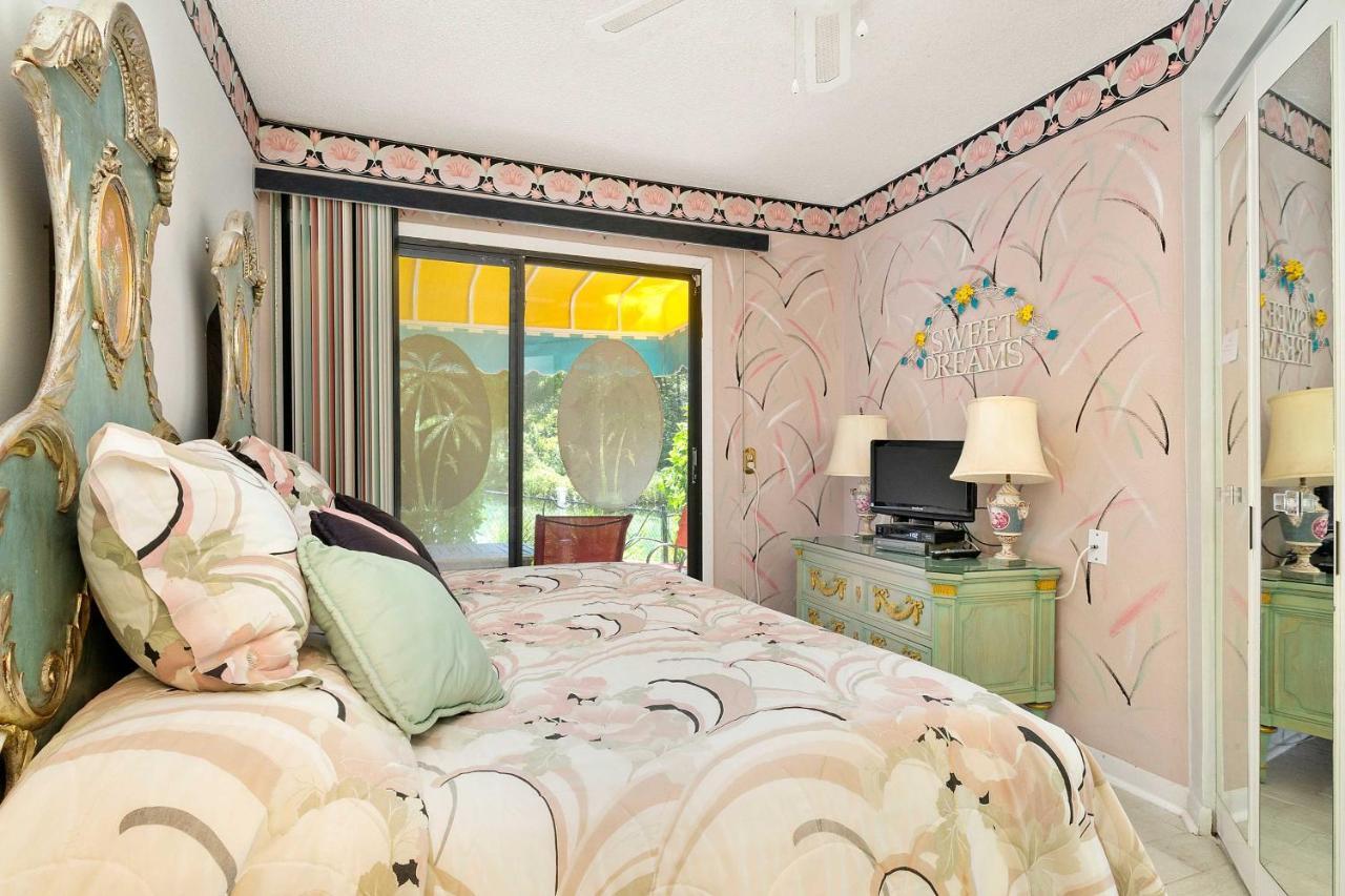 Pams Mermaid House With Riverfront Yard And Lanai! Apartment Weeki Wachee Exterior foto